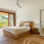 Villa Lumut 3 Bedrooms Central Seminyak